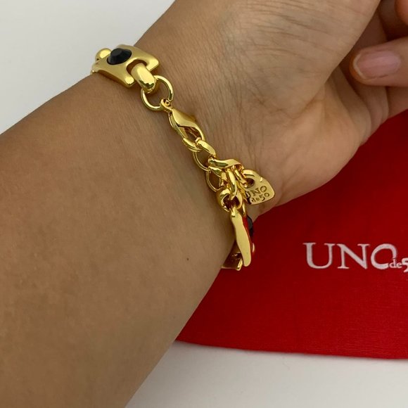 NEW Uno de 50 THE CROWN Gold Plated Black Crystals Bracelet - Picture 11 of 13